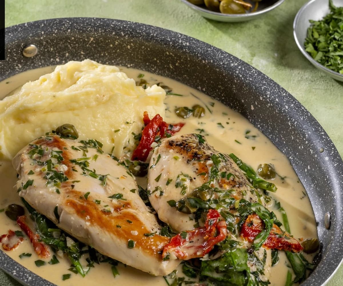 Creamy chicken with sun-dried tomatoes at ZEST